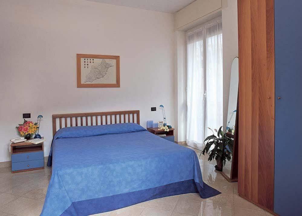 Residenza Adelaide Aparthotel Finale Ligure Exterior foto