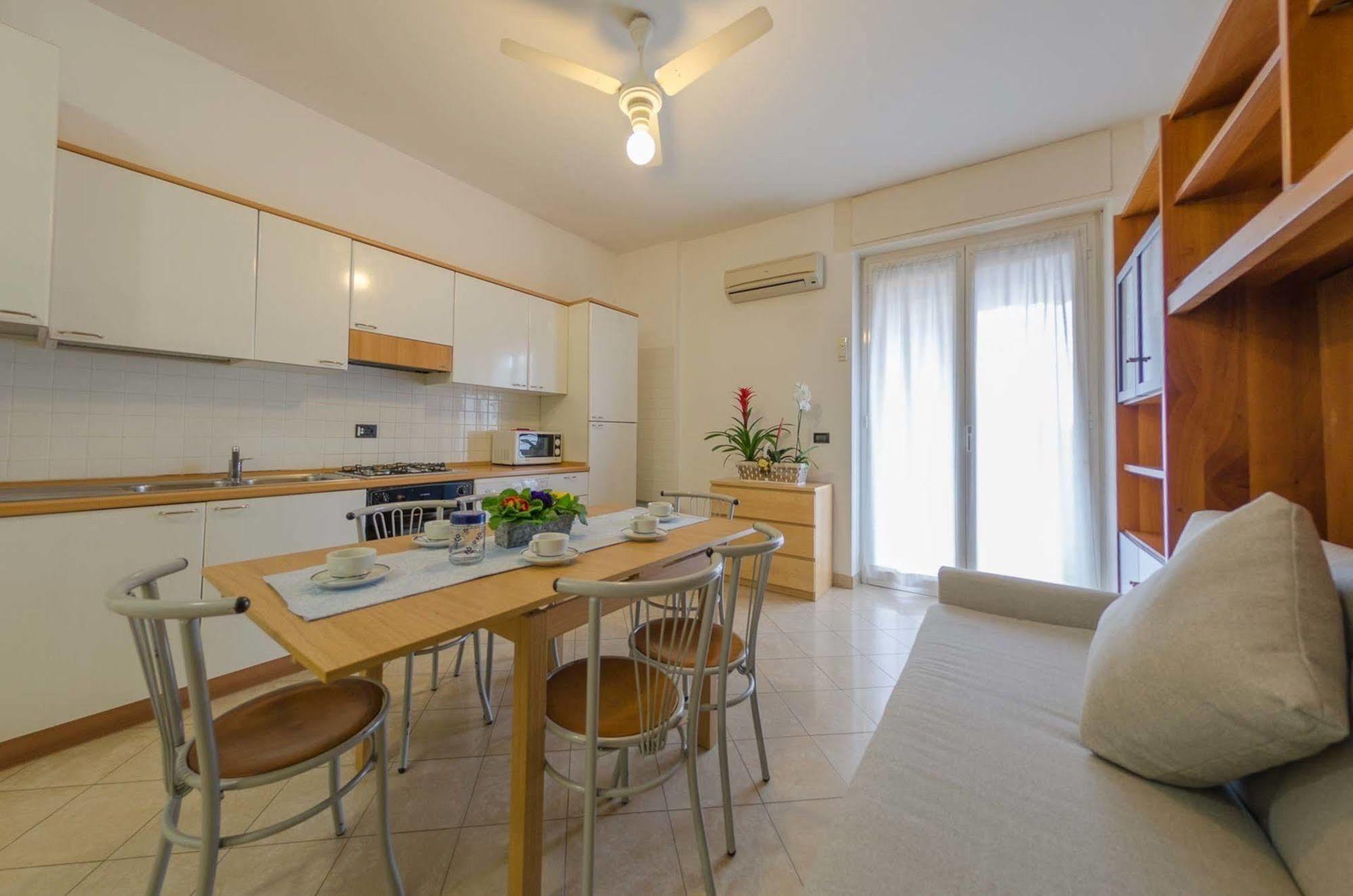 Residenza Adelaide Aparthotel Finale Ligure Exterior foto